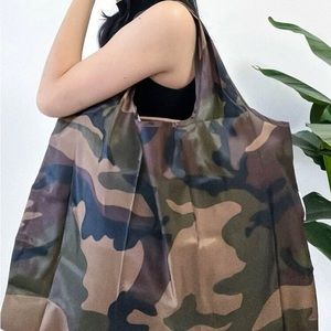 🆕 Camo tote bag